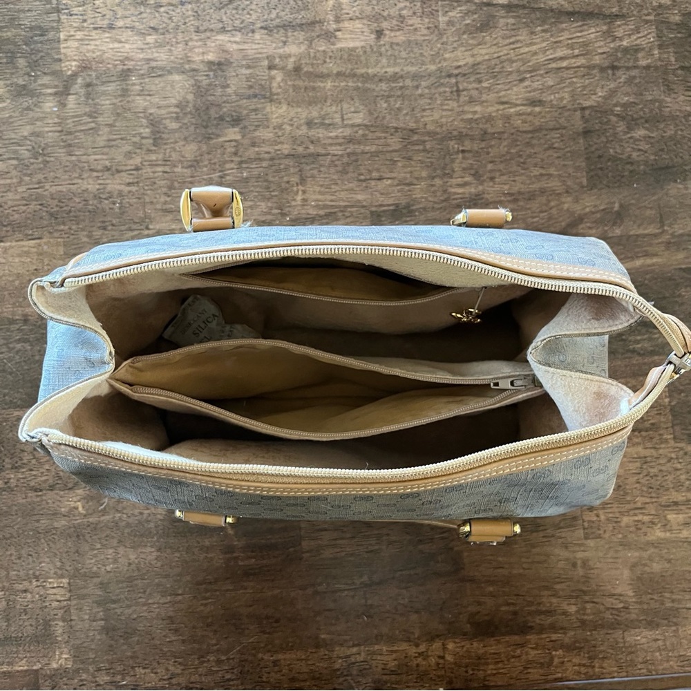 Vintage Gucci Handbag - Picture 3 of 3